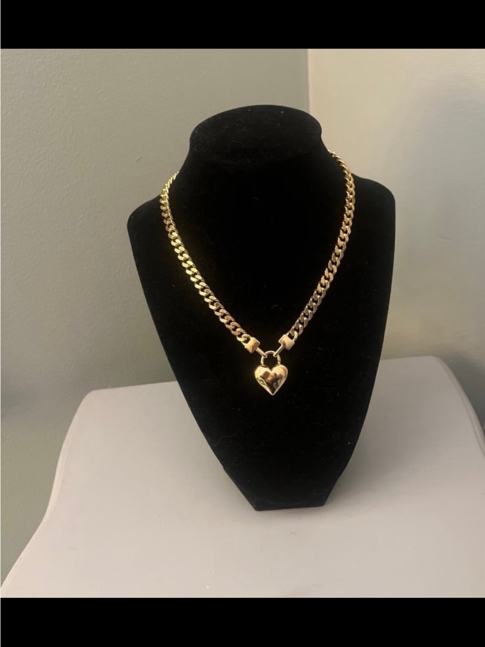 Eye Candy Los Angeles Heart Pendant Necklace